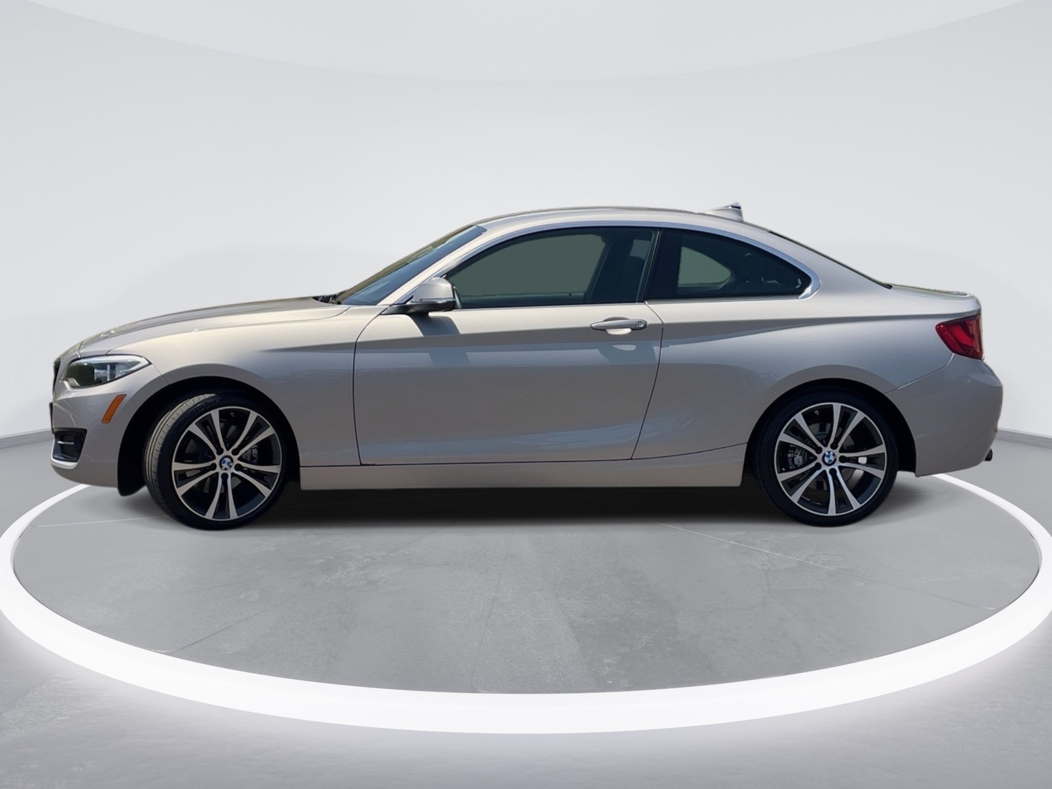 Used 2016 BMW 228i xDrive Coupe AWD/4WD image 4