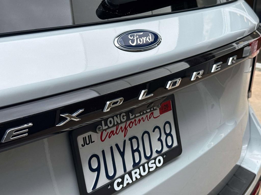 Used 2025 Ford Explorer Active image 5