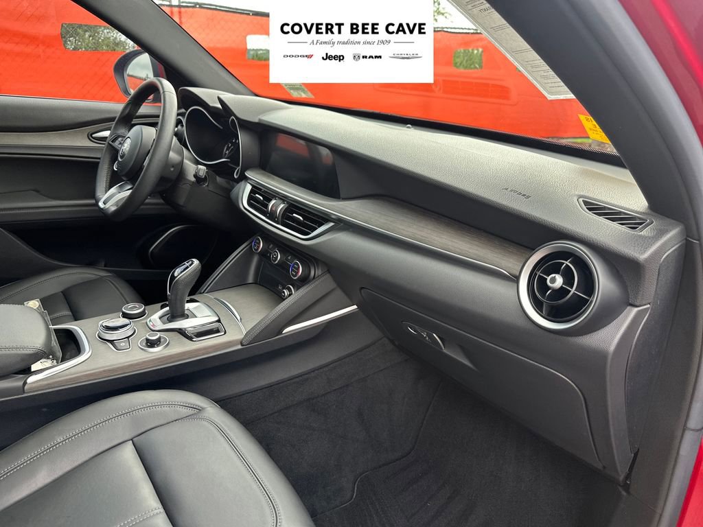Used 2023 Alfa Romeo Stelvio Ti image 14