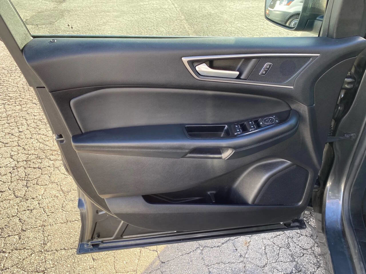 Used 2020 Ford Edge SEL w/ Convenience Package image 12