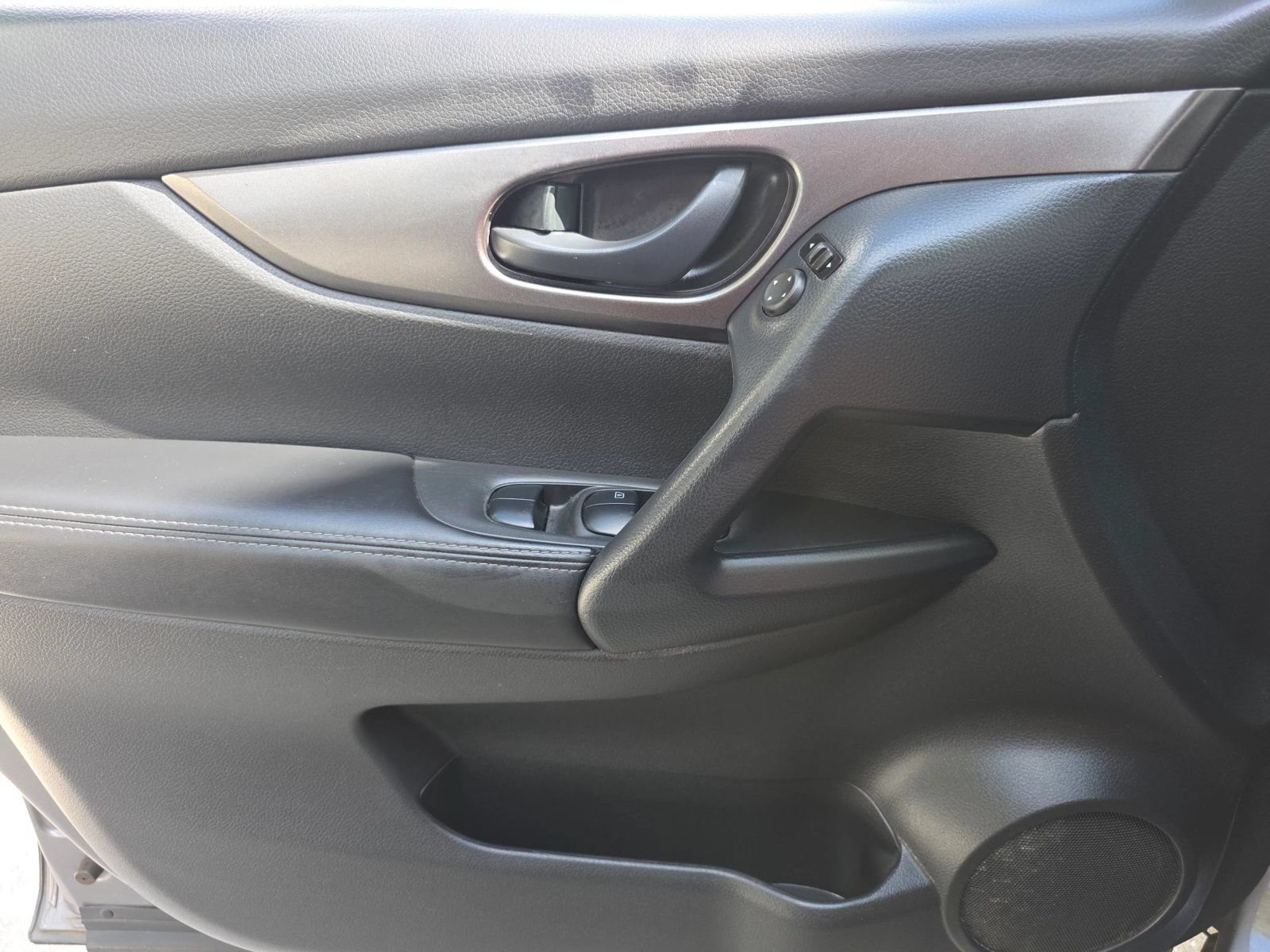 Used 2022 Nissan Rogue Sport S FWD image 24