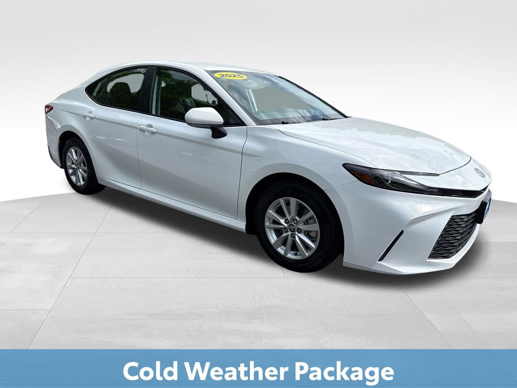 Used 2025 Toyota Camry LE w/ Convenience Package image 10