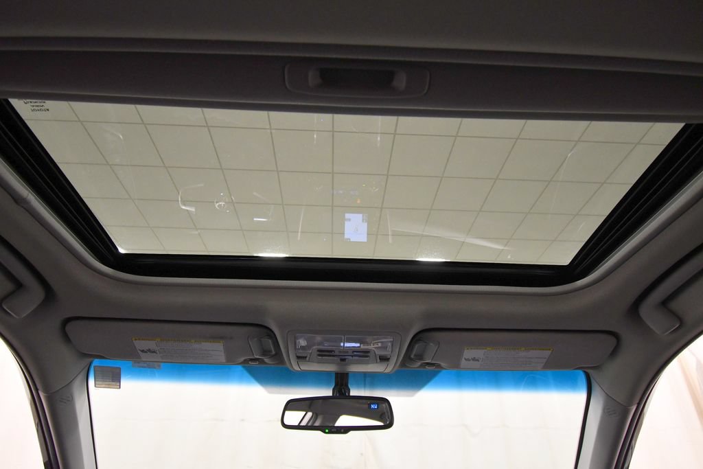 Used 2015 Toyota Camry XSE FWD image 16