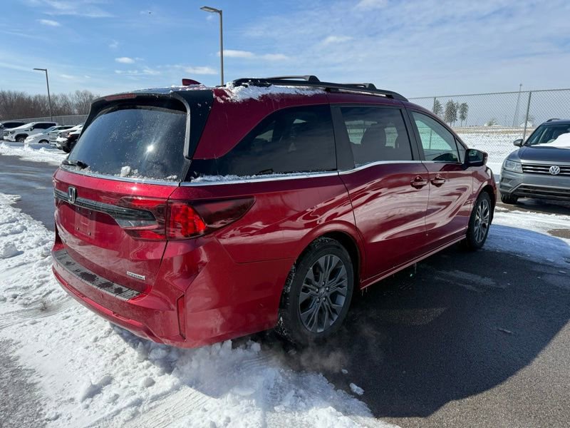 Used 2025 Honda Odyssey Touring image 6