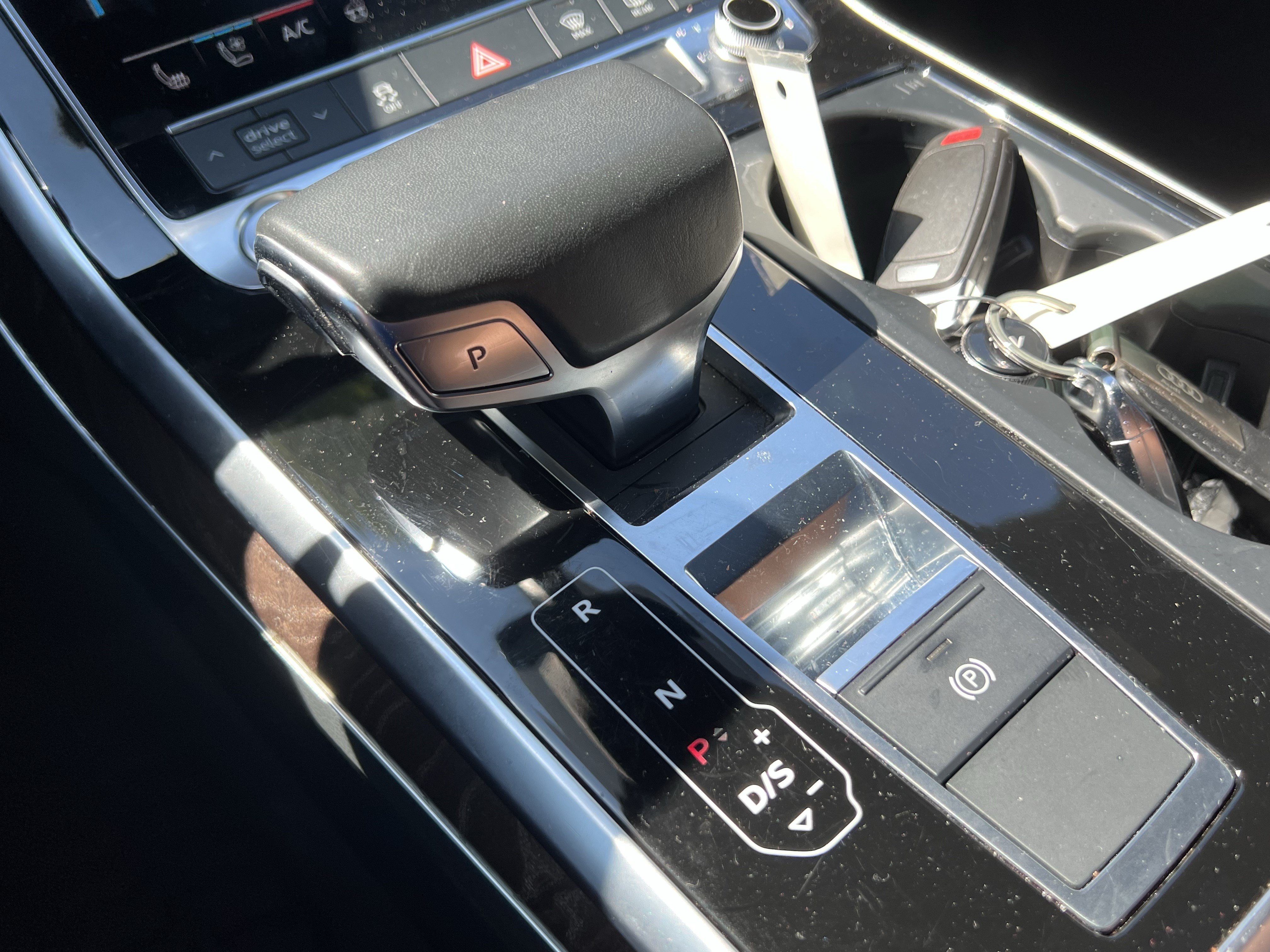 Used 2019 Audi Q8 Premium Plus w/ Premium Plus AWD/4WD image 26