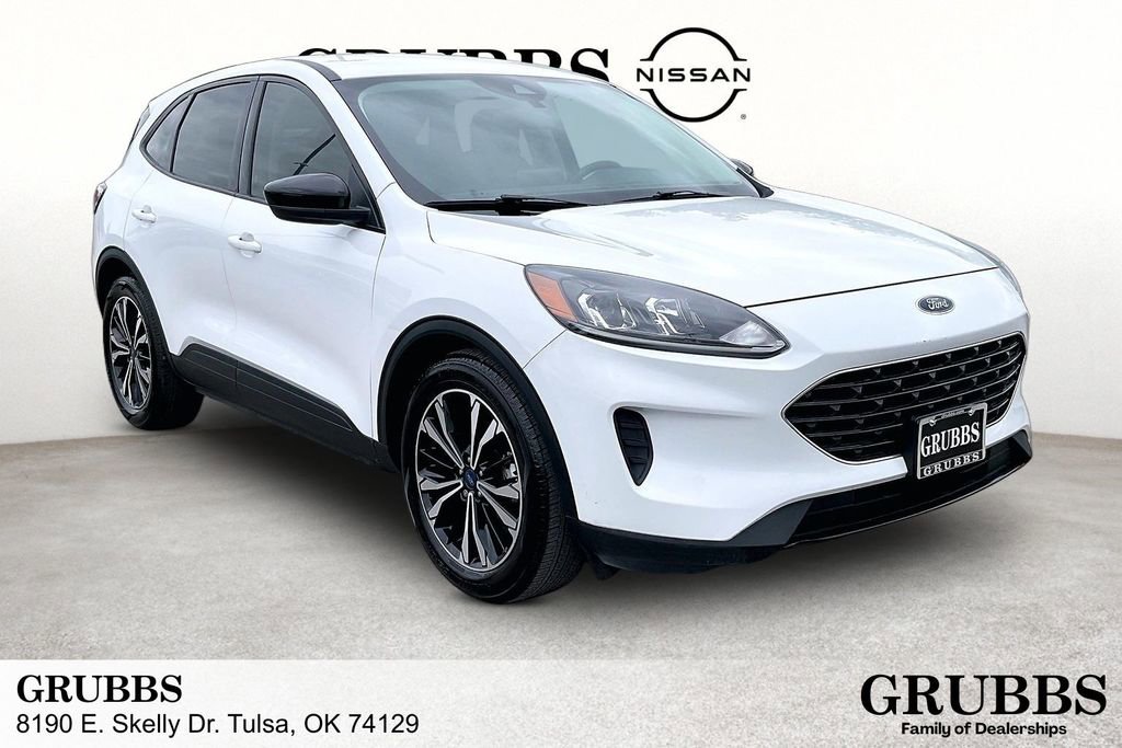 Used 2022 Ford Escape SE w/ SE Sport Appearance Package