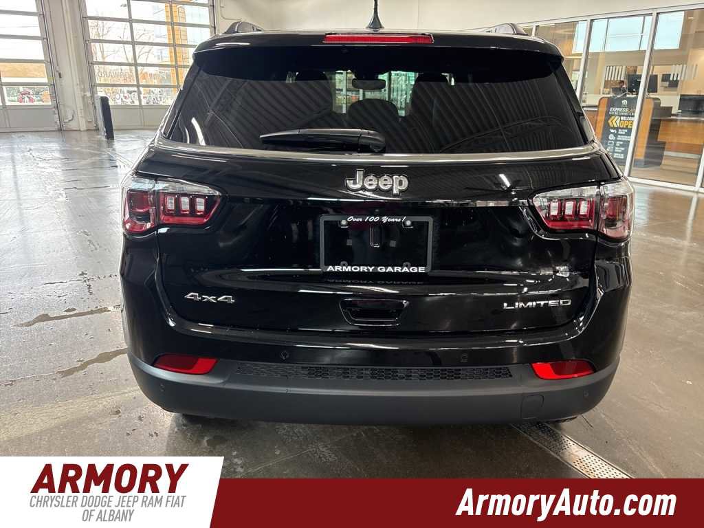 Used 2025 Jeep Compass Limited image 5