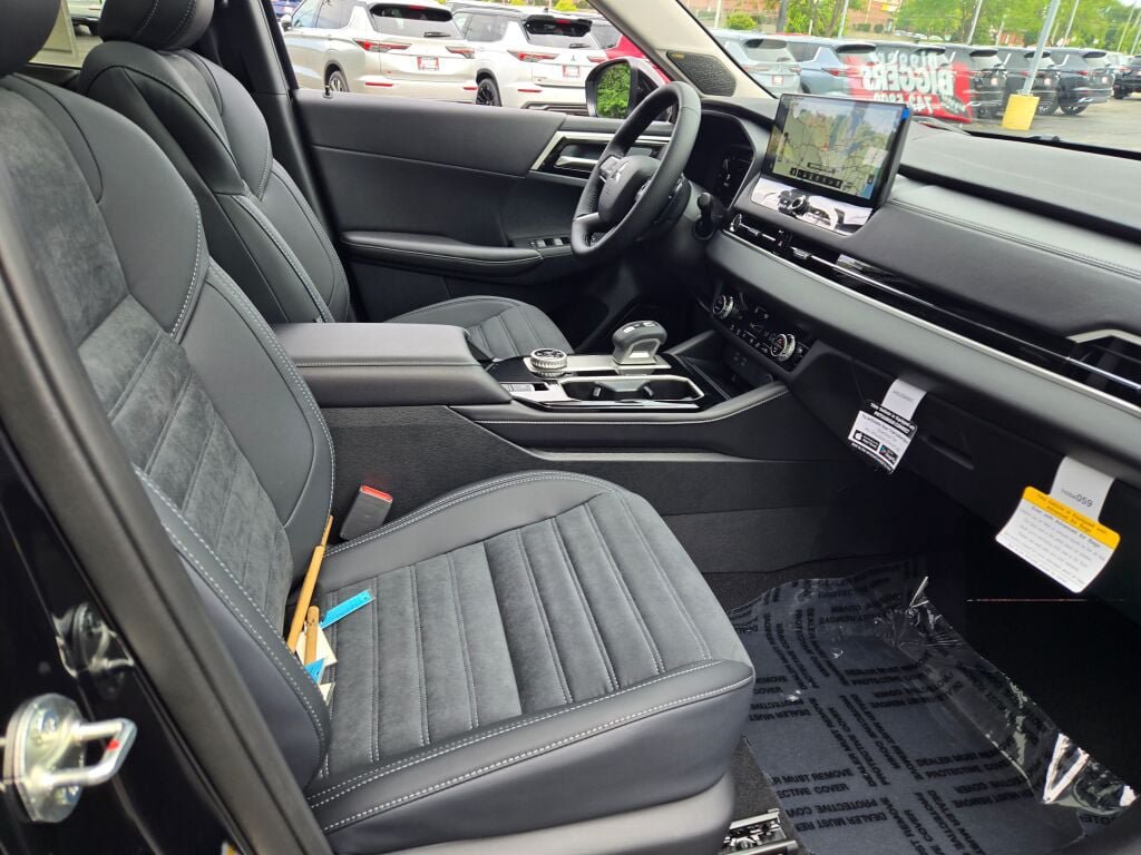 New 2026 Mitsubishi Outlander SE AWD/4WD image 4