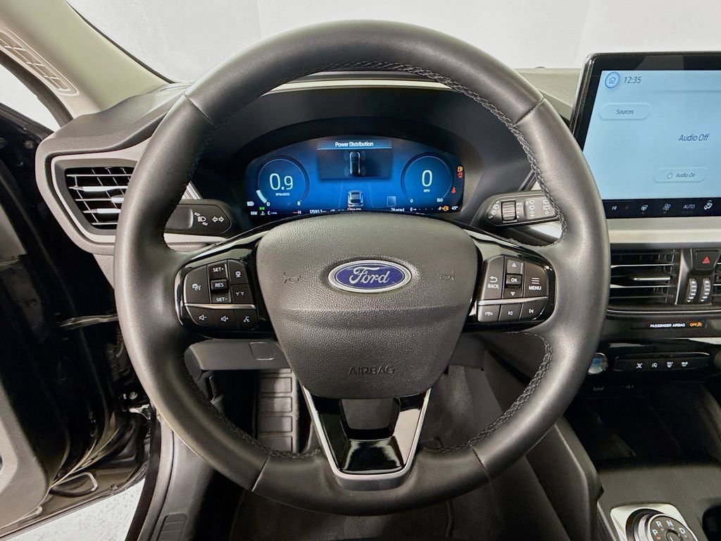 Used 2025 Ford Escape Platinum AWD/4WD image 13