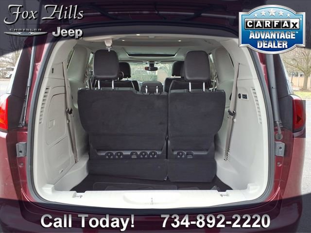 Used 2019 Chrysler Pacifica Limited w/ Tire & Wheel Group image 10