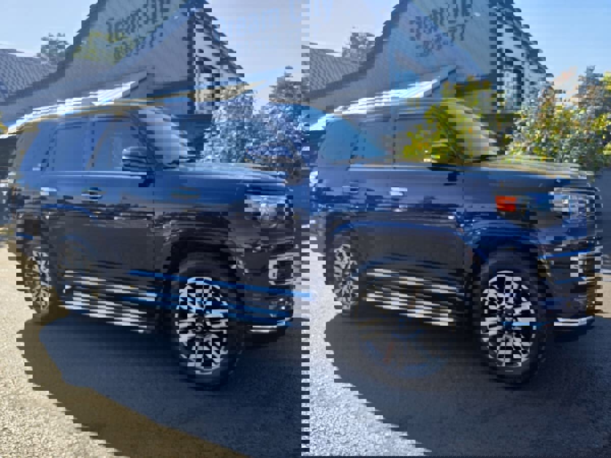 Used 2015 Toyota 4Runner Limited image 6