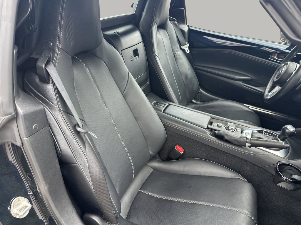 Used 2025 MAZDA MX-5 Miata RF Grand Touring RWD image 12