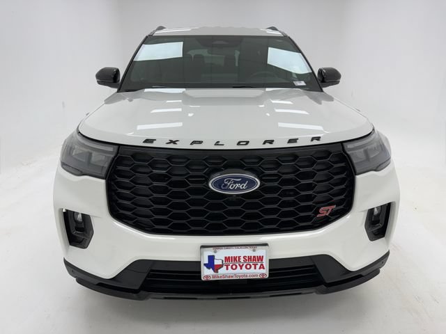 Used 2025 Ford Explorer ST RWD image 3