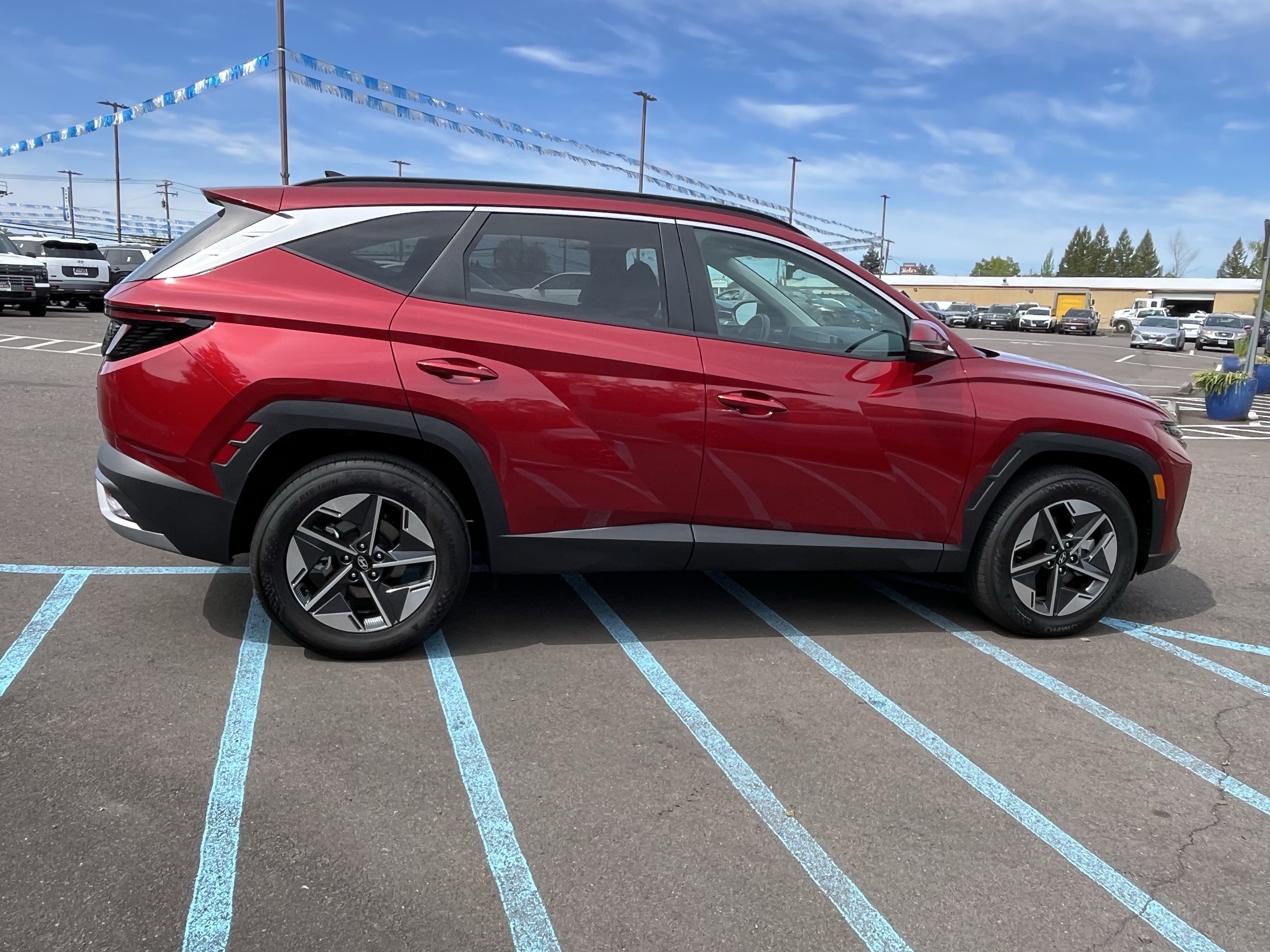 Certified 2025 Hyundai Tucson SEL AWD/4WD image 6