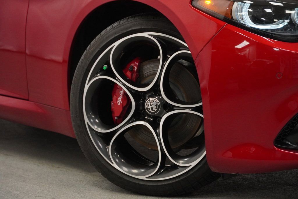 Used 2024 Alfa Romeo Giulia Veloce image 4