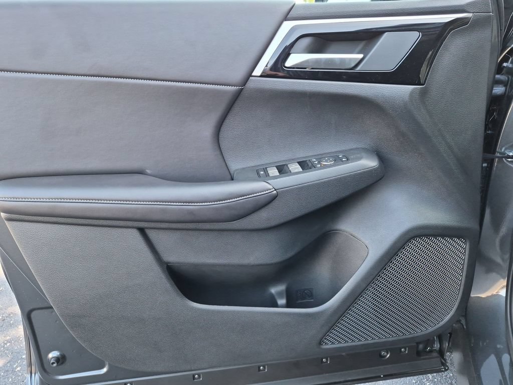 New 2026 Nissan Rogue SL AWD/4WD image 12