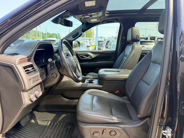 Used 2022 Chevrolet Suburban LT w/ Luxury Package AWD/4WD image 11