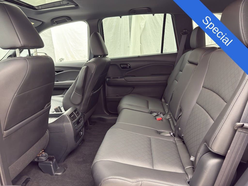 Used 2023 Honda Passport Elite image 14
