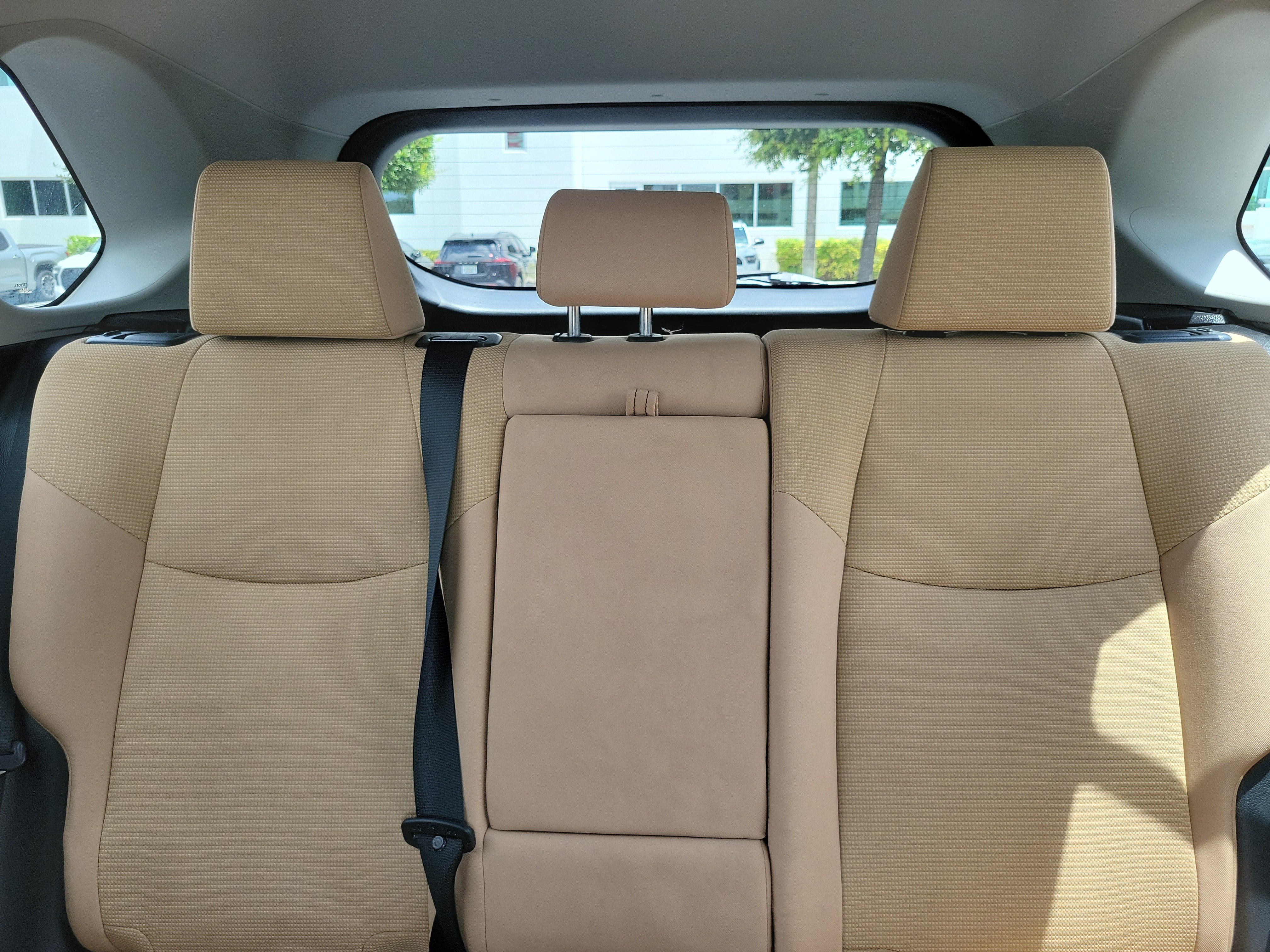 Used 2021 Toyota RAV4 LE FWD image 21