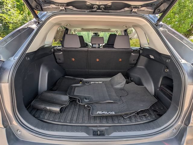 Used 2019 Toyota RAV4 XLE w/ Convenience Package AWD/4WD image 30