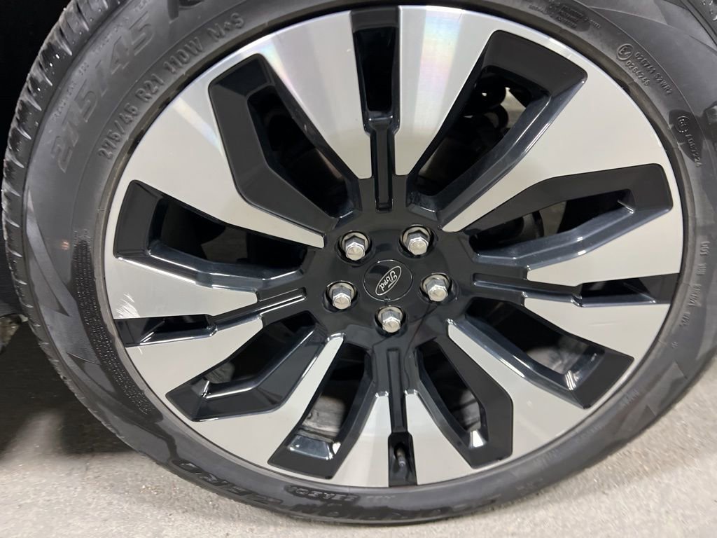 Used 2025 Ford Explorer Platinum w/ LUX Leather Package image 43