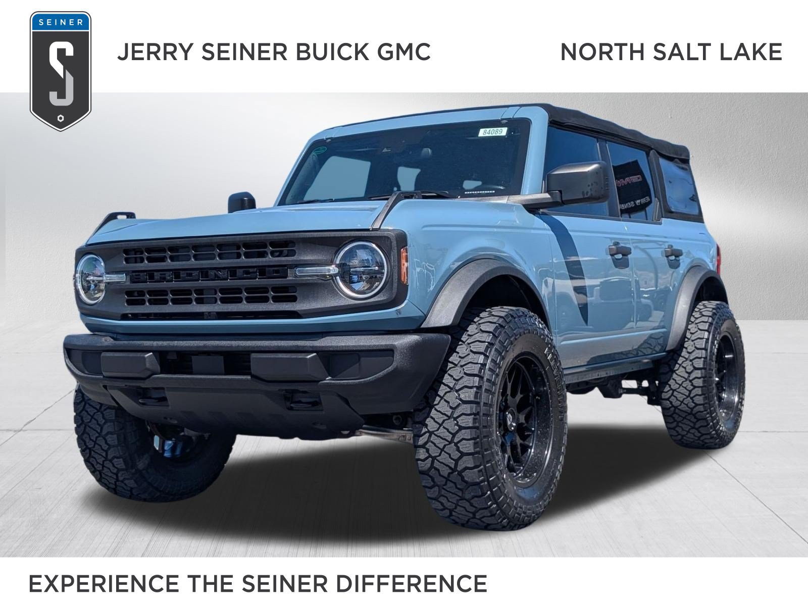 Used 2022 Ford Bronco 4-Door AWD/4WD image 1