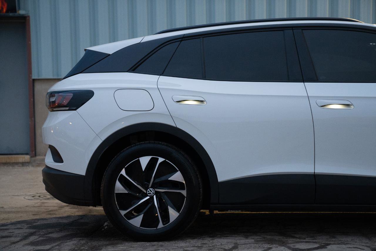 Used 2022 Volkswagen ID.4 Pro RWD image 12