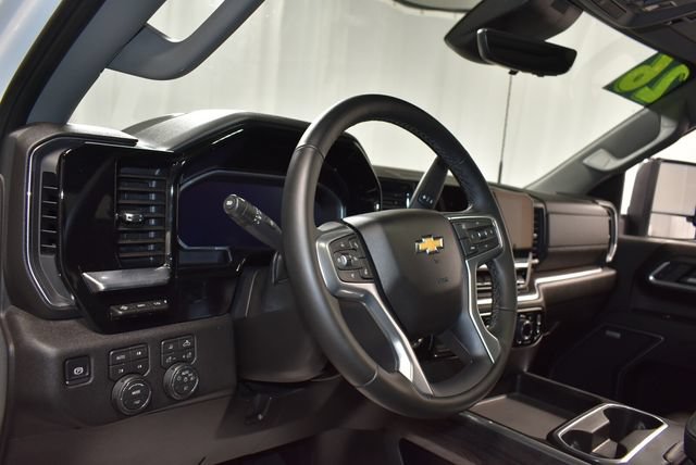 Certified 2026 Chevrolet Silverado 2500 LTZ w/ LTZ Premium Package AWD/4WD image 17