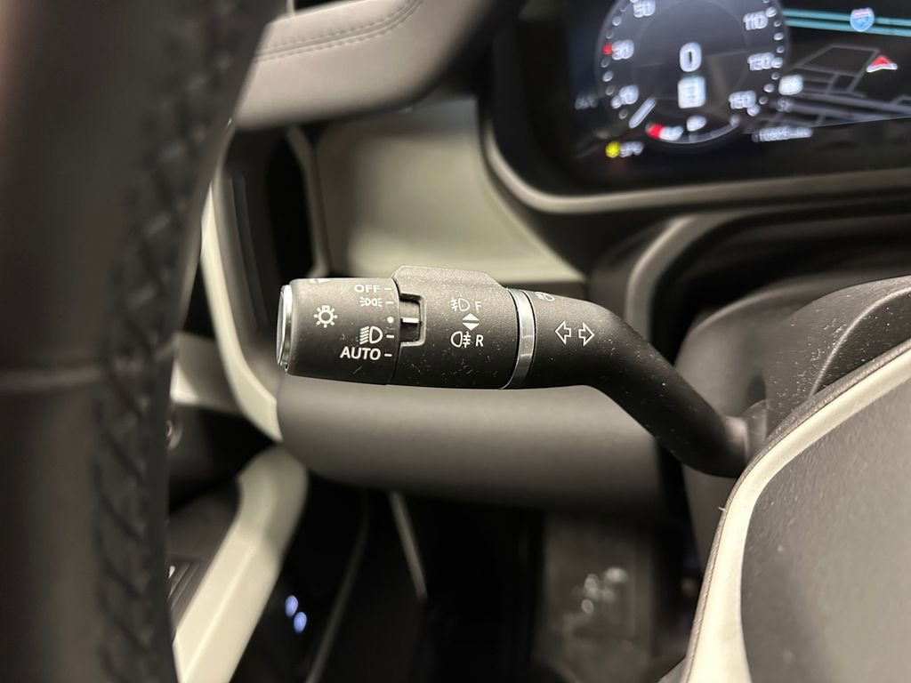 Used 2024 Land Rover Defender 110 S image 17