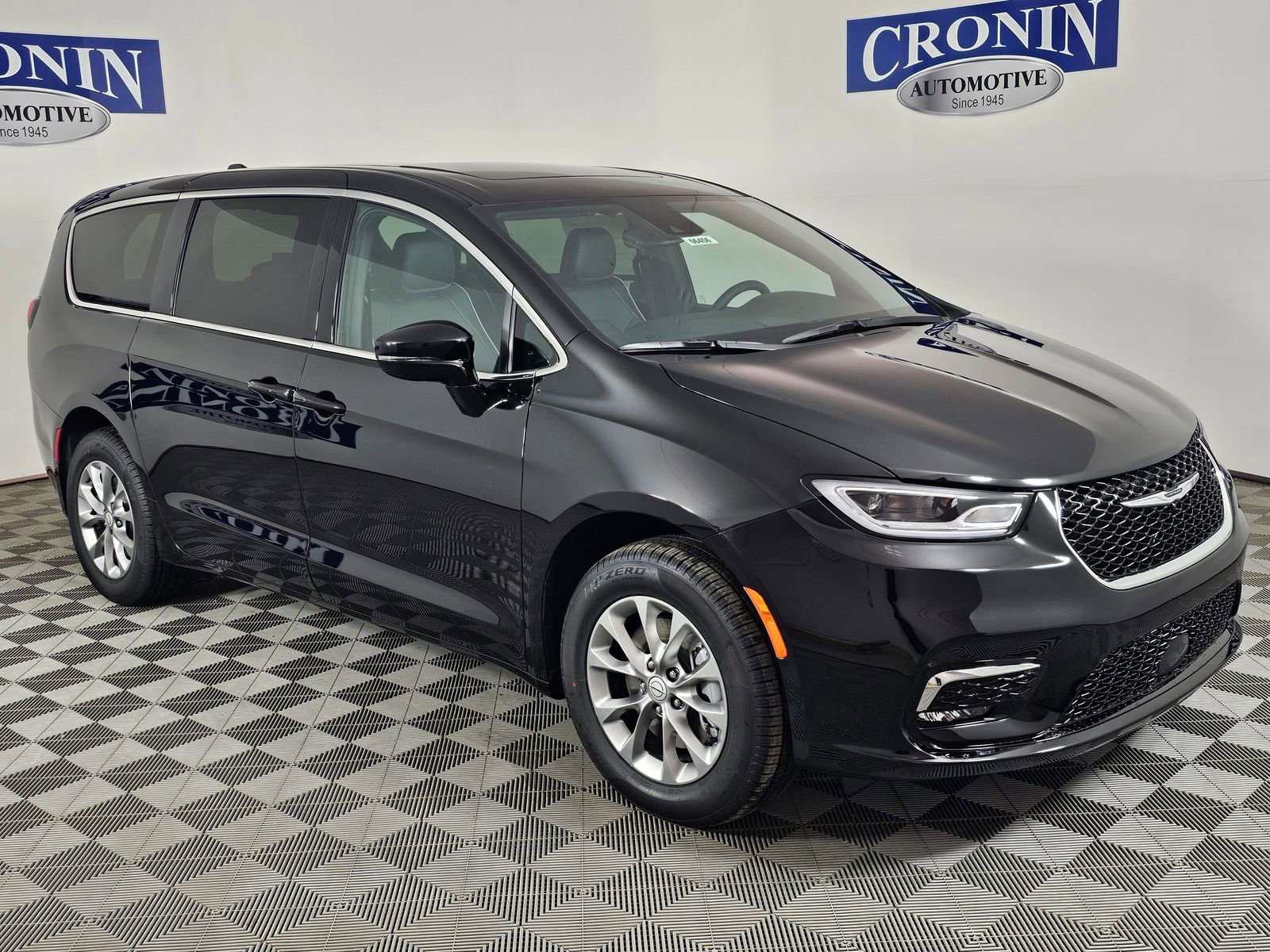 New 2026 Chrysler Pacifica Limited image 7