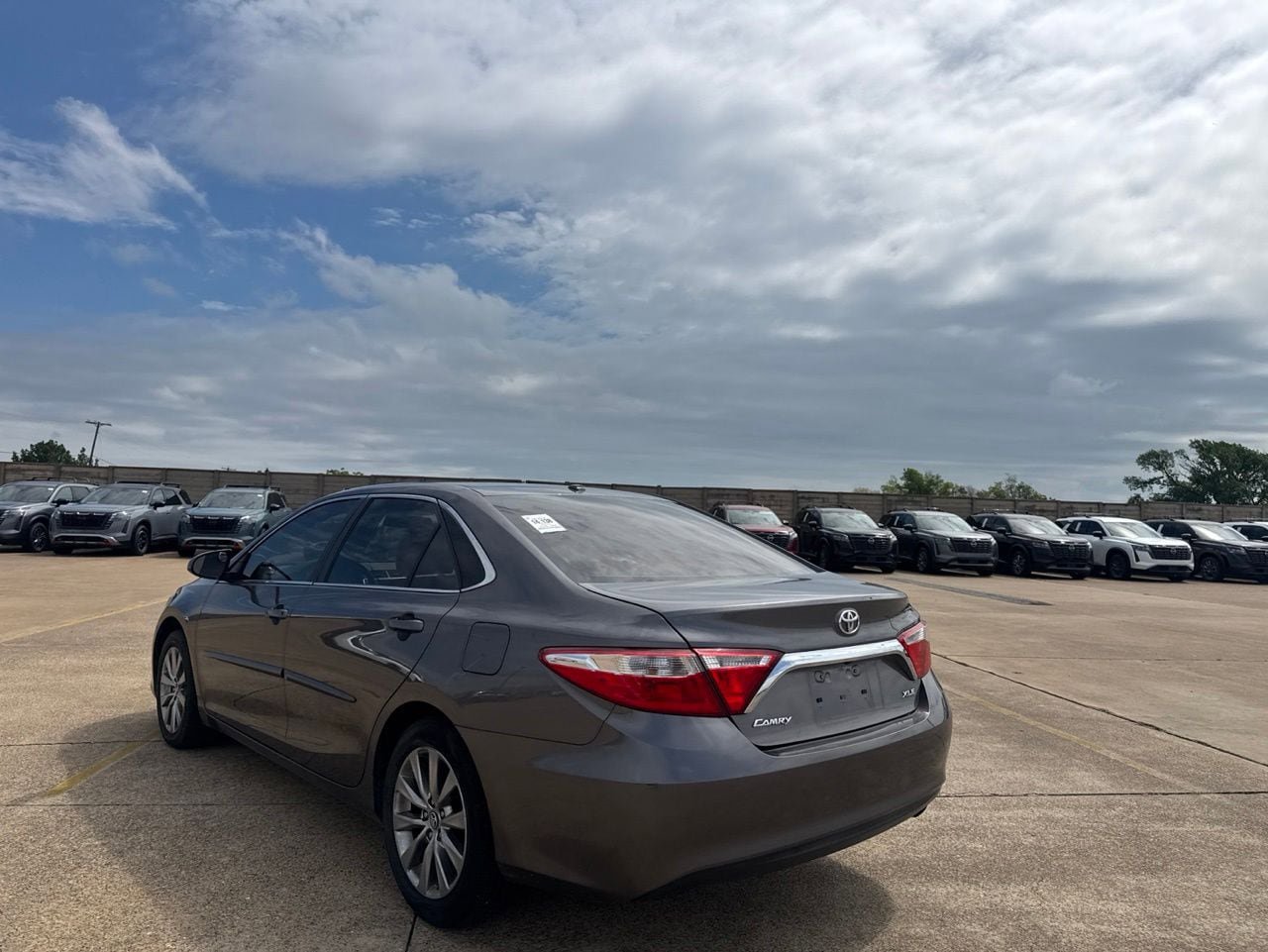 Used 2017 Toyota Camry XLE FWD image 14