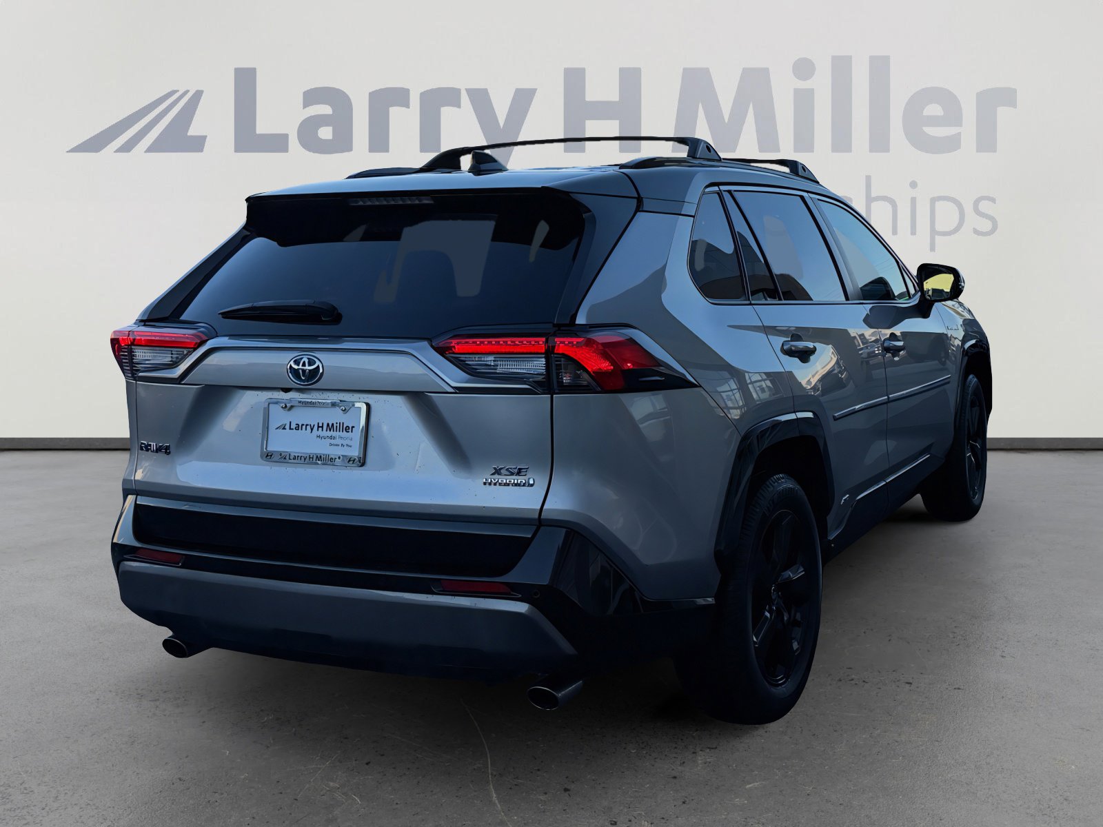 Used 2020 Toyota RAV4 XSE image 5