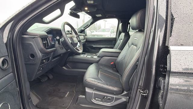 Used 2024 Ford Expedition Platinum image 32