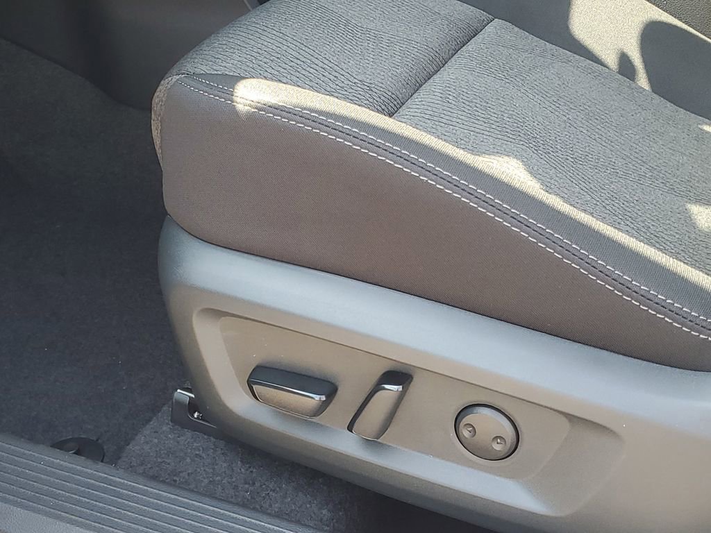 New 2026 Nissan Rogue SV image 12