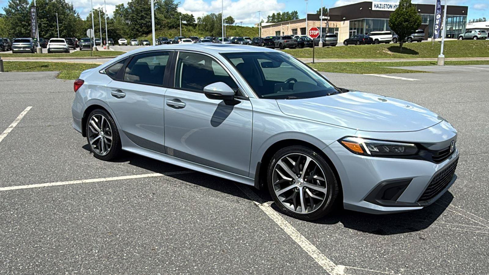Used 2024 Honda Civic Touring image 2