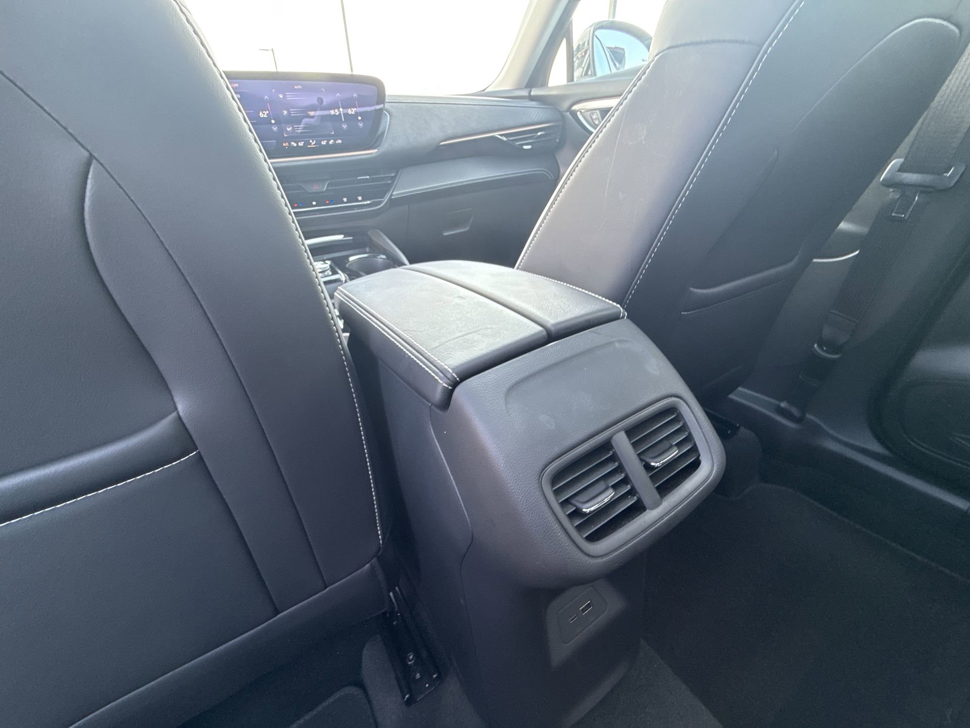 Used 2024 Buick Envision Sport Touring AWD/4WD image 21