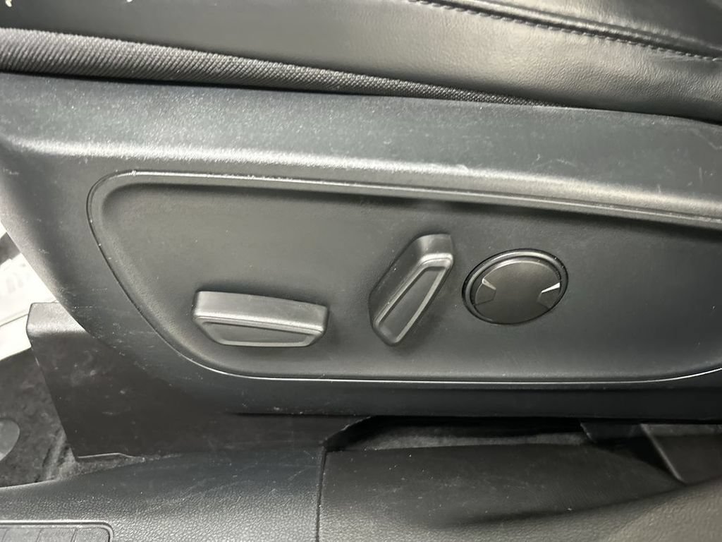 Used 2024 Ford Escape ST-Line AWD/4WD image 10
