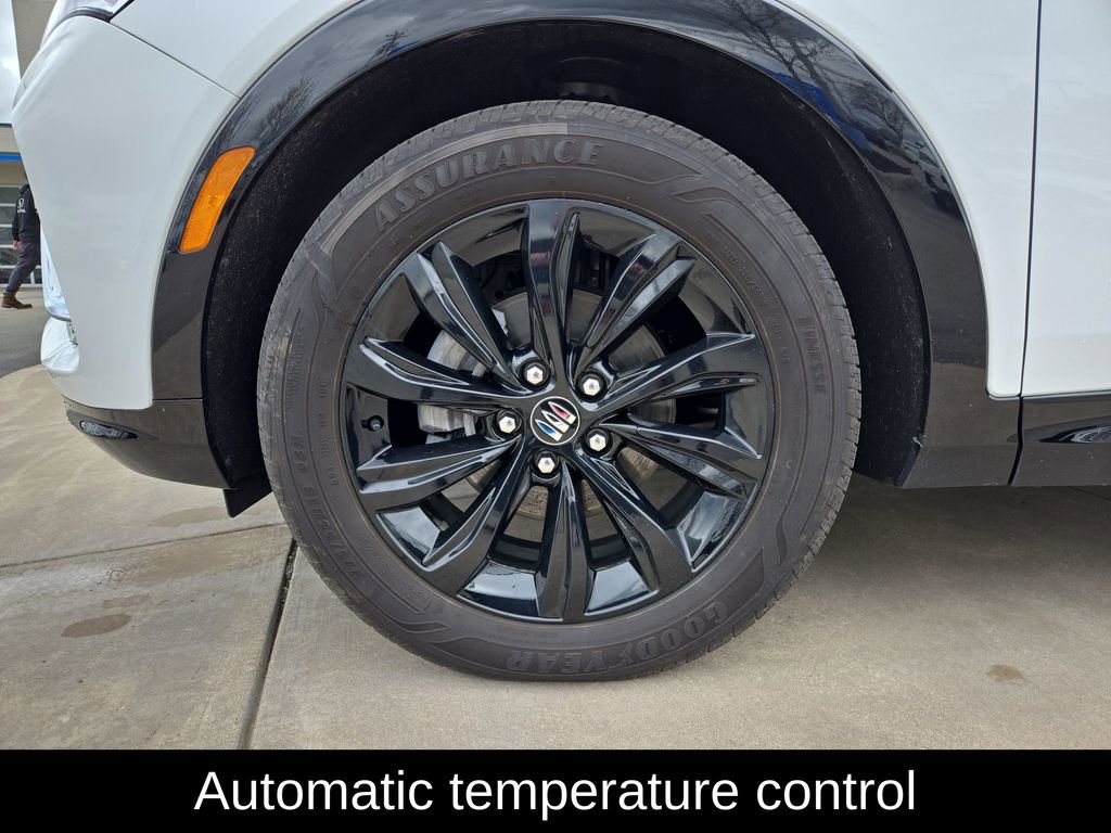 Used 2024 Buick Envista Sport Touring FWD image 10