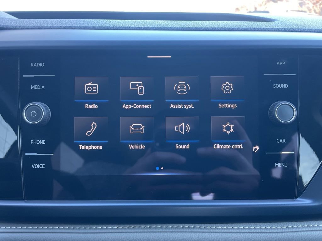 Used 2024 Volkswagen Taos SE image 32