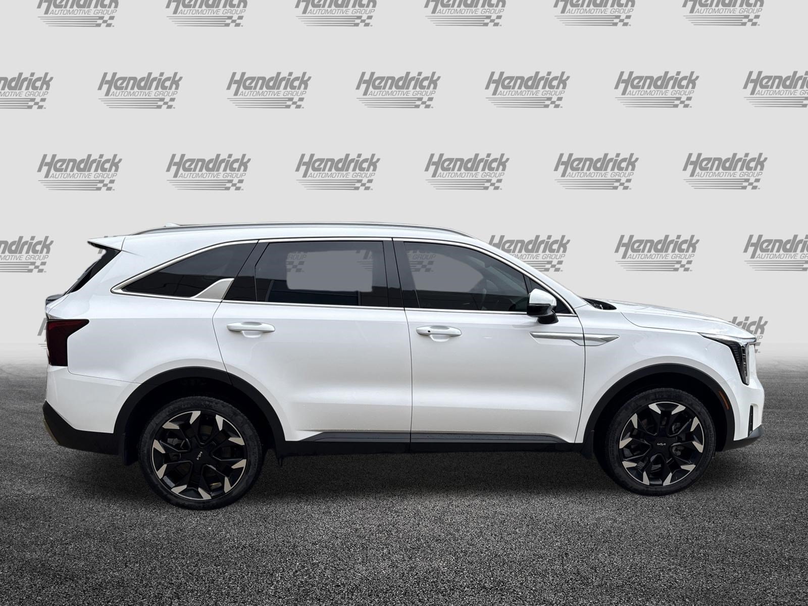 Used 2025 Kia Sorento EX AWD/4WD image 11