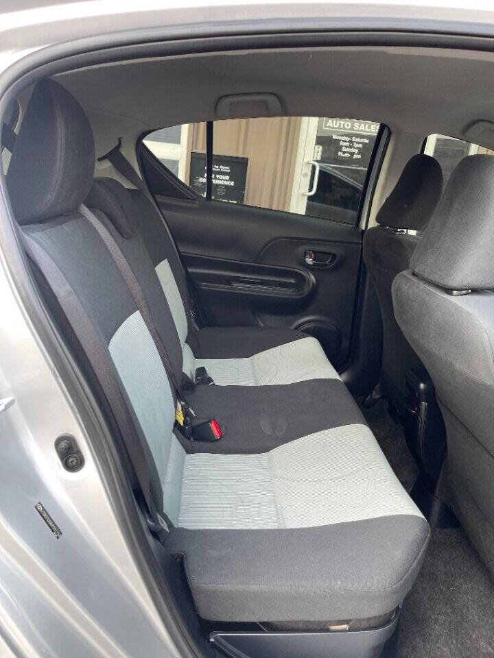 Used 2017 Toyota Prius C Two image 7