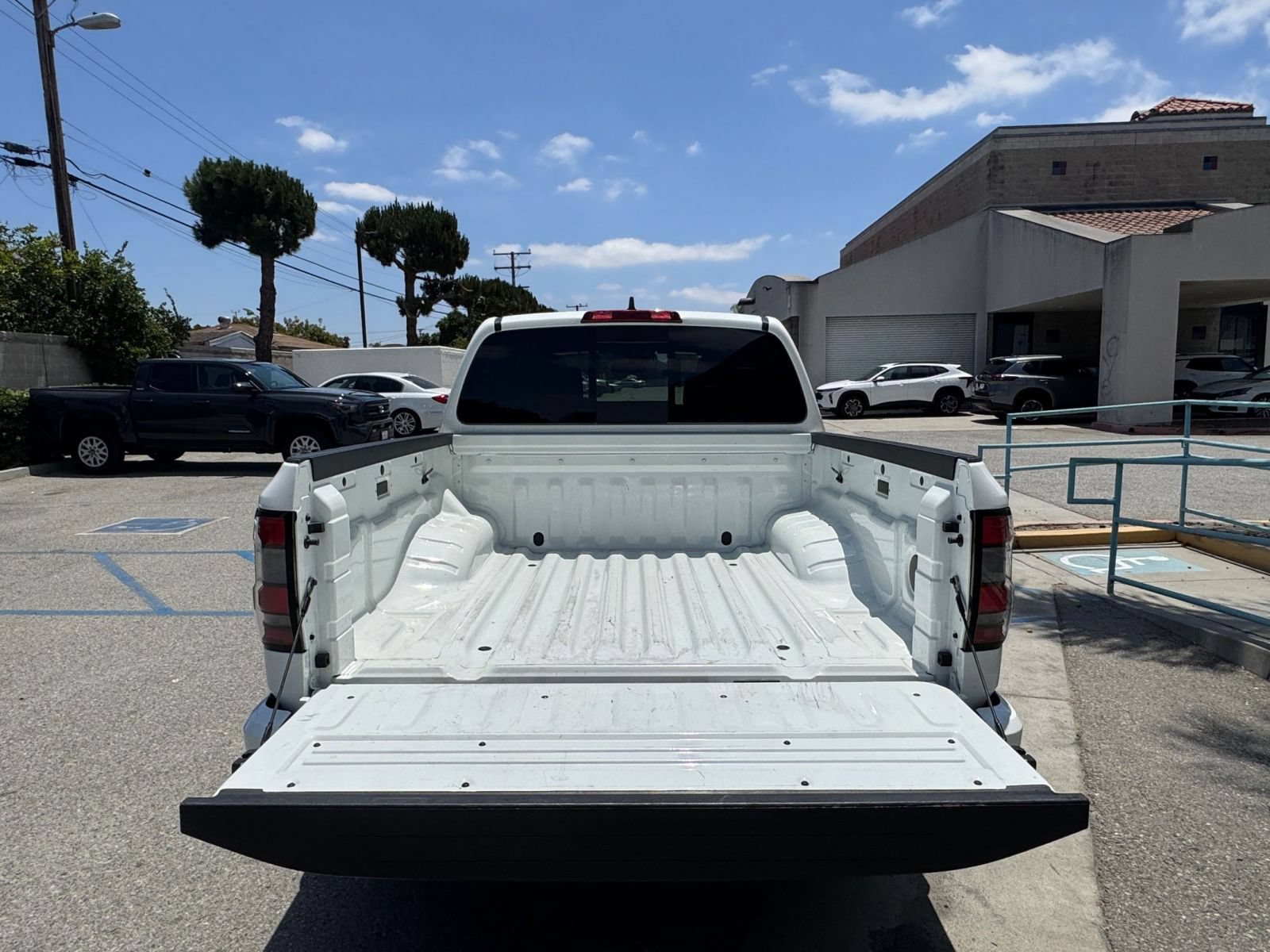 Used 2026 Nissan Frontier PRO-4X AWD/4WD image 31