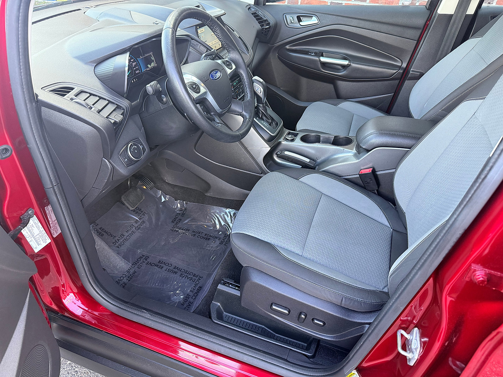 Used 2017 Ford C-MAX Energi SE w/ Equipment Group 401A image 25