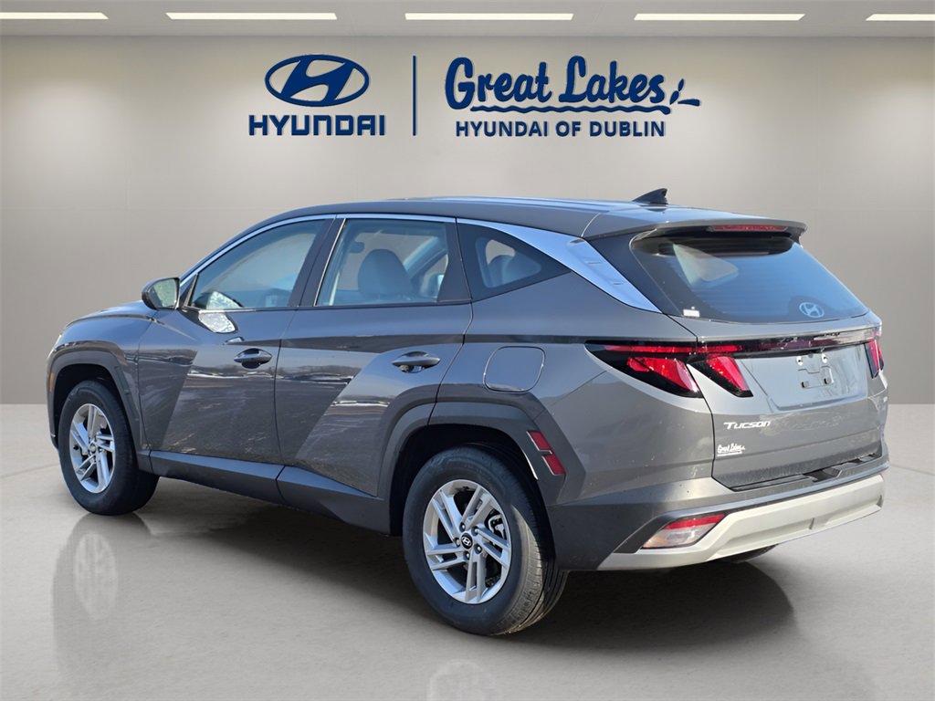 Used 2025 Hyundai Tucson SE image 3