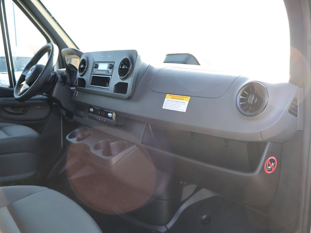 Used 2025 Mercedes-Benz Sprinter 2500 image 9