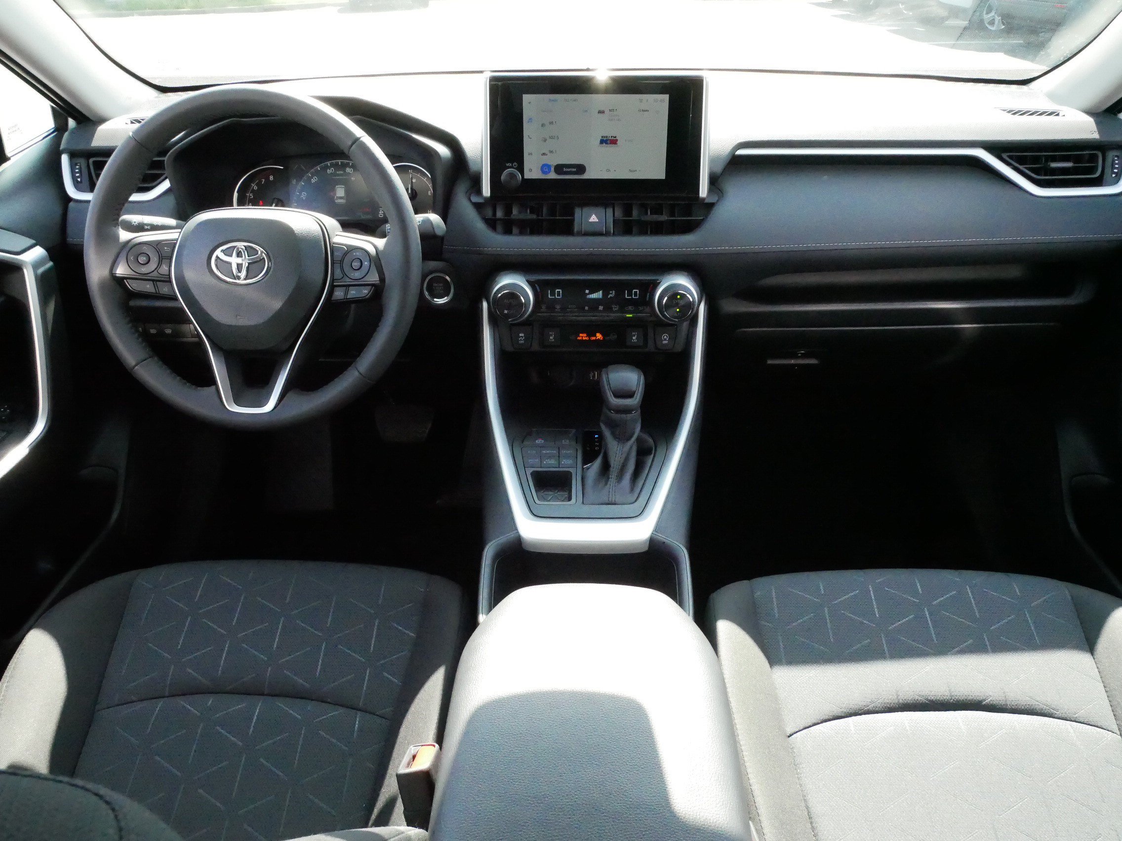 Certified 2025 Toyota RAV4 XLE w/ Convenience Package AWD/4WD image 10