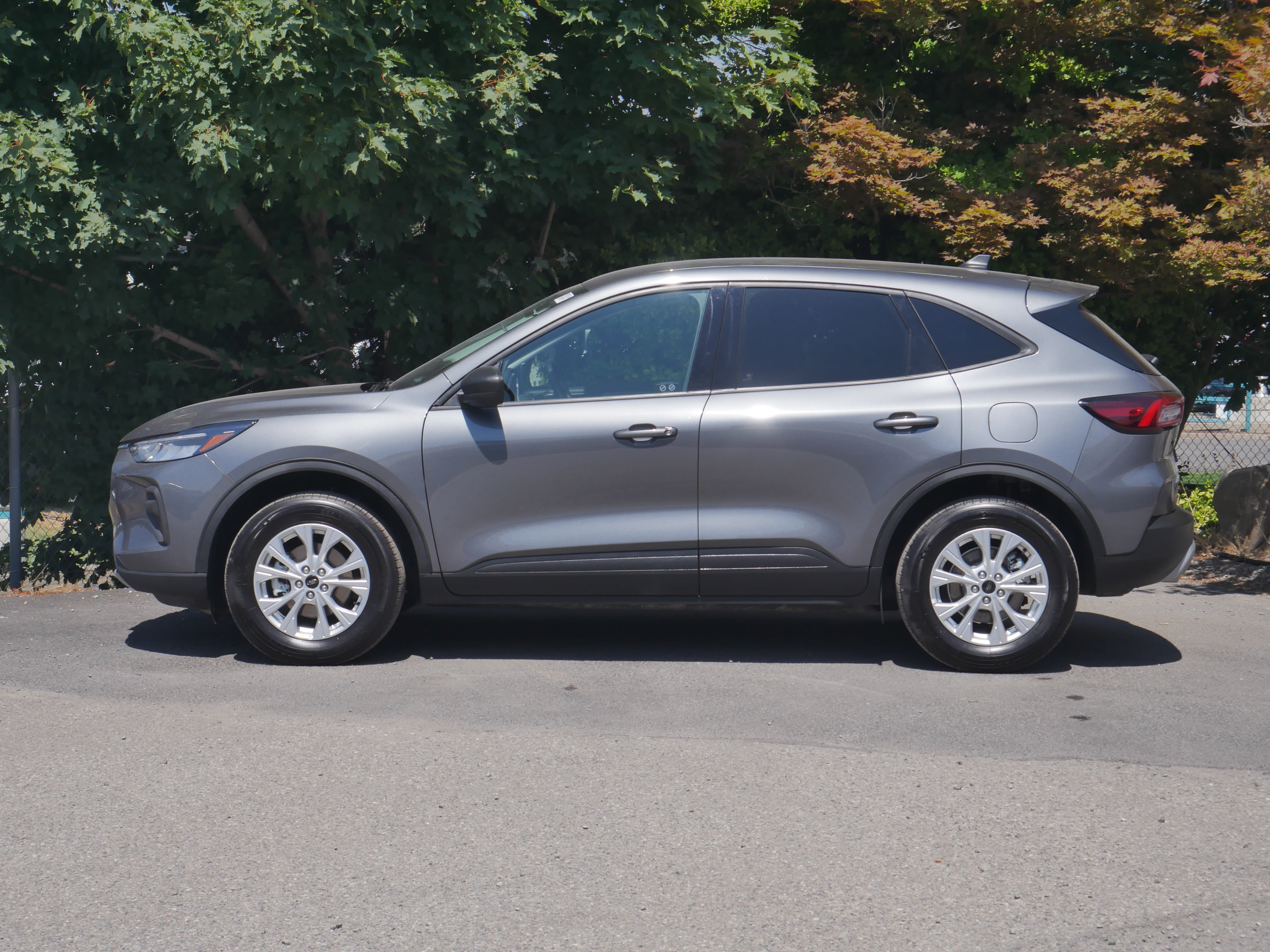 Certified 2025 Ford Escape Active AWD/4WD image 16