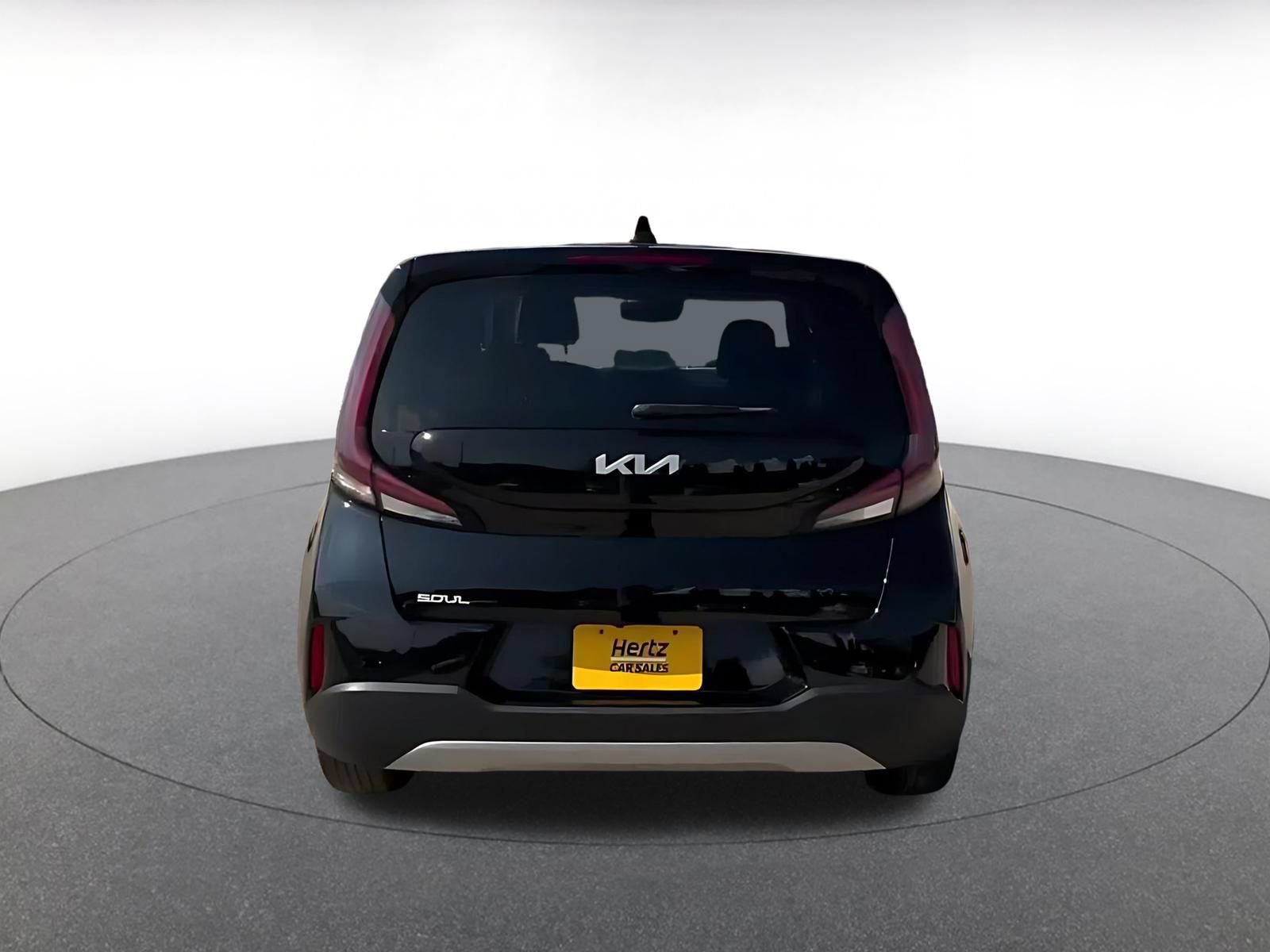 Used 2025 Kia Soul LX w/ LX Technology Package FWD image 12