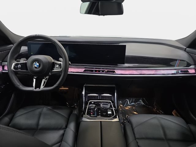 Certified 2025 BMW 740i xDrive AWD/4WD image 9