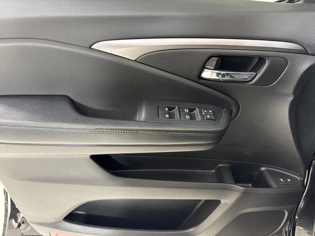 Used 2017 Honda Pilot EX-L image 17
